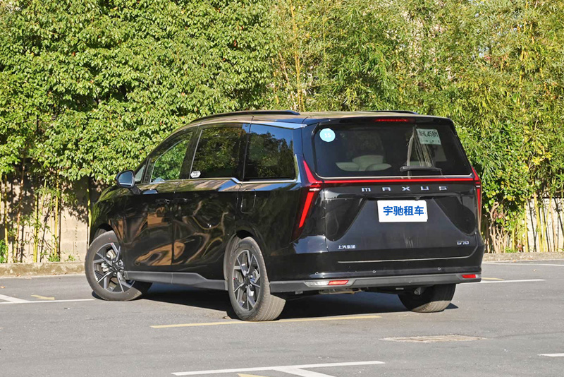 上汽大通G70商务车租赁车型图片